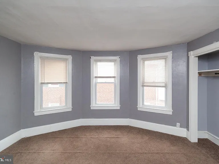 313 S Fairview St — Photo 9