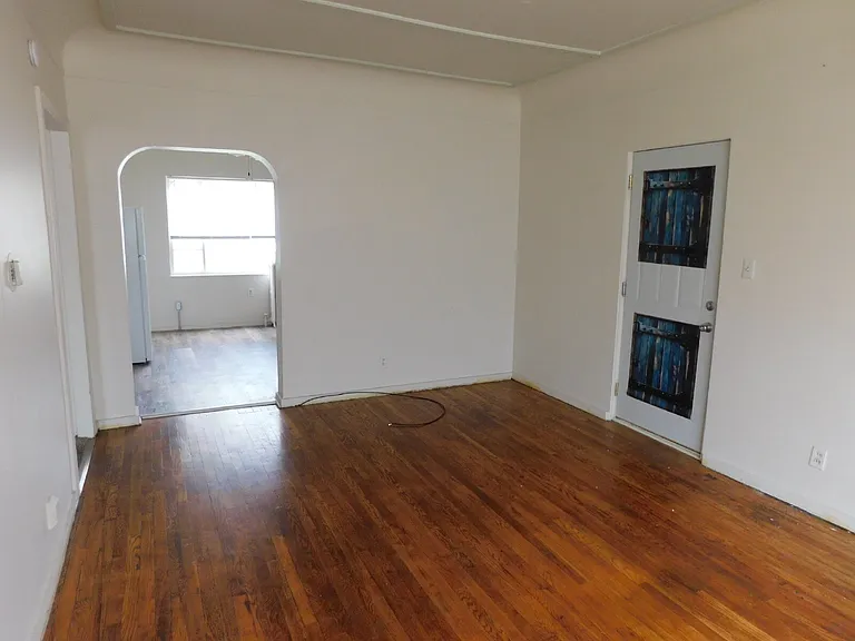 838 Howard St #2 — Photo 4