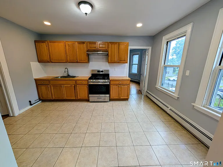 10 Wallace St — Photo 7