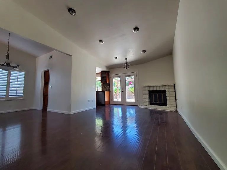 1159 E Plymouth St — Photo 10