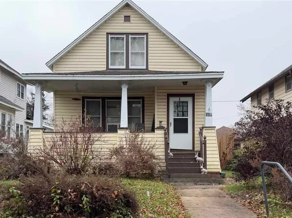 506 7th St S, Virginia, MN 55792