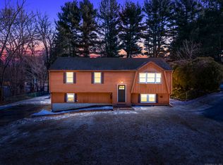 20 Janet Dr, Middlefield, CT 06455
