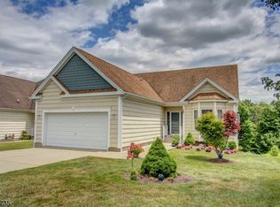 17 Gathering Rd, Wantage, NJ 07461