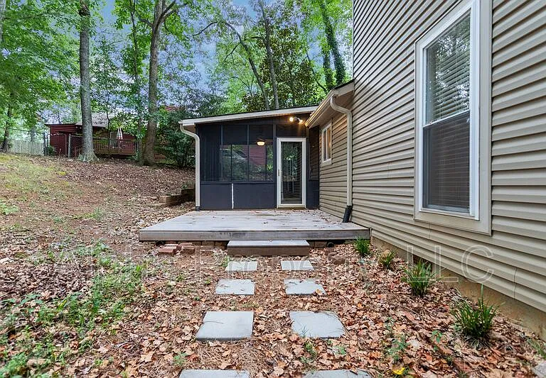 108 Duquesne Dr — Photo 27