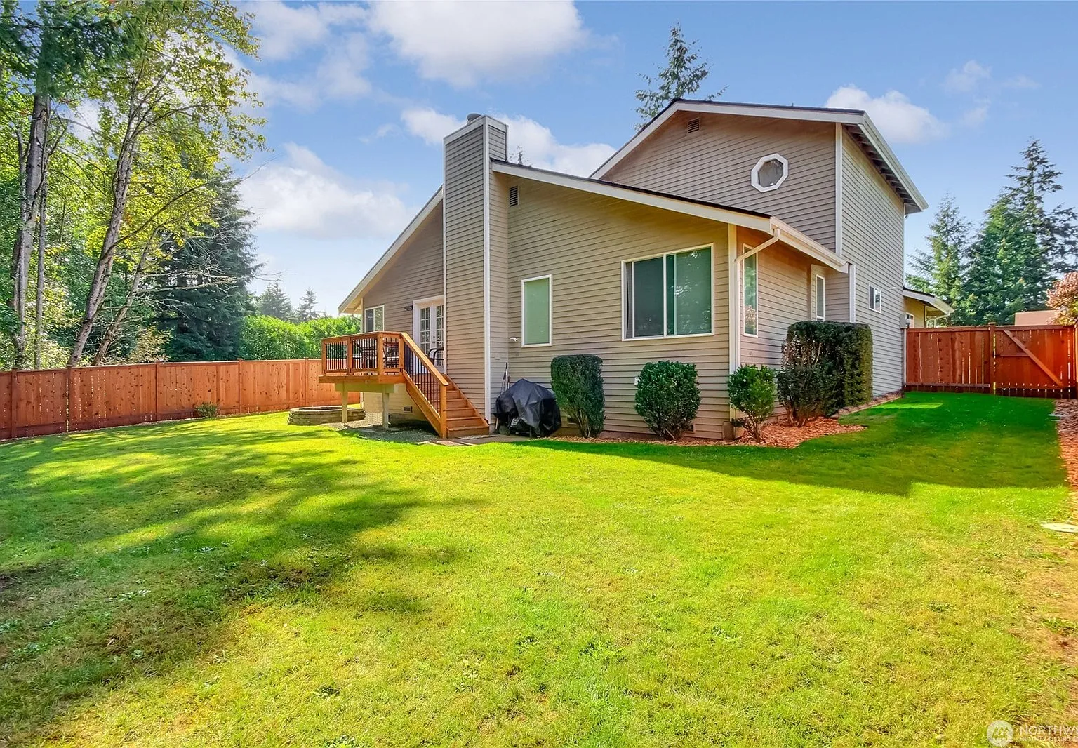 3 bed, 2.5 bath, 1640 sqft, $3,150 — Photo 1