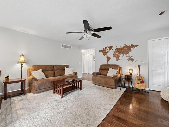 4th image of 7863 Dimmick Rd