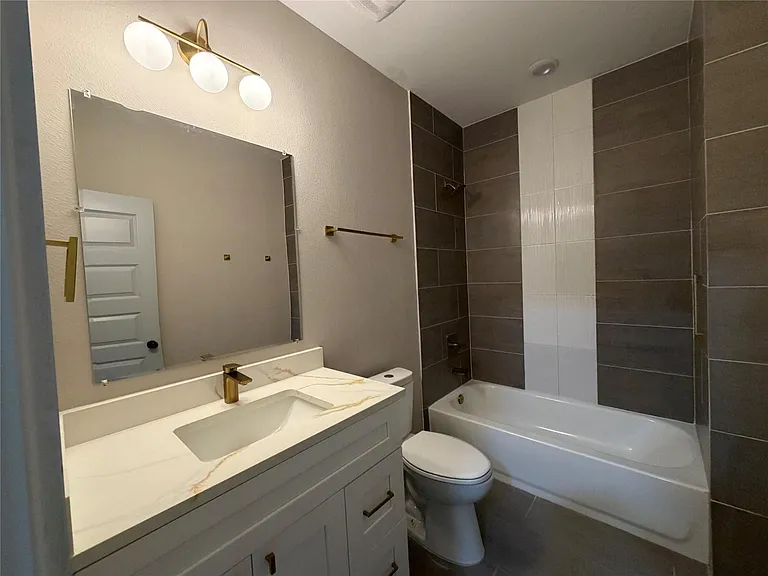 8114 Double Ave #A — Photo 6