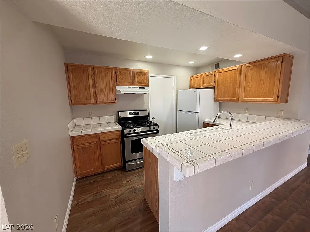 2 bed, 2.0 bath, 1023 sqft, $1,450 — Photo 4