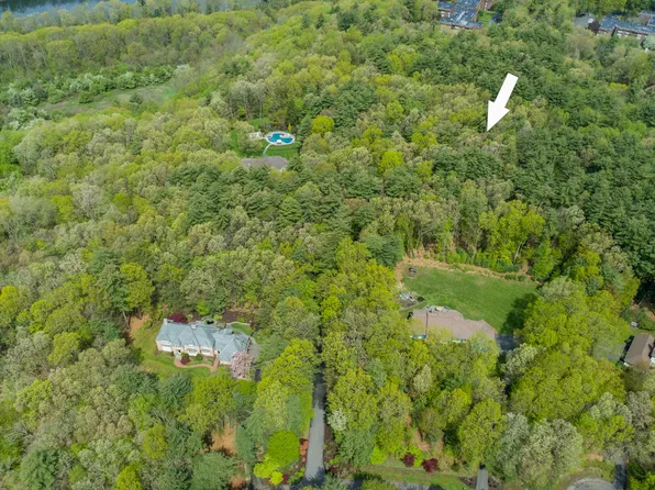 45 Lord Davis Lane, Avon, CT 06001