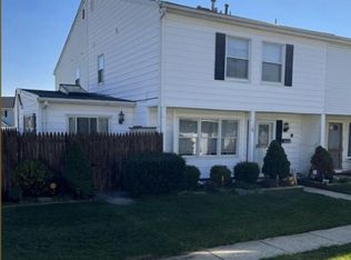 16 Langdon Ct, Sicklerville, NJ 08081