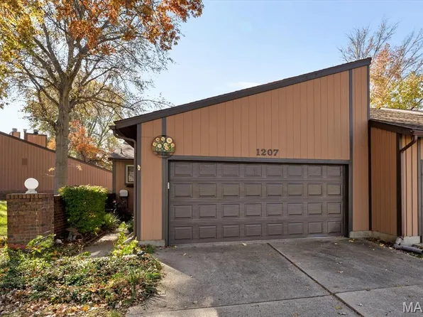 1207 Nancy Dr, O Fallon, IL 62269