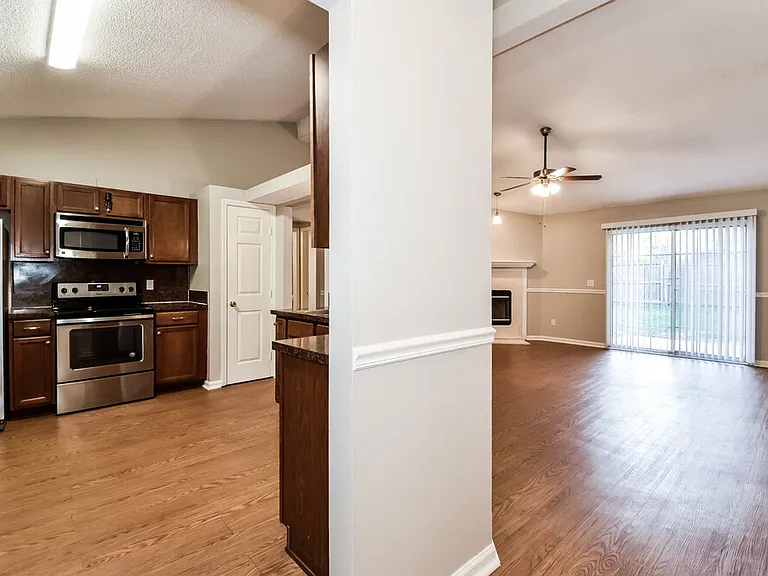1243 Windy Willows Dr — Photo 3