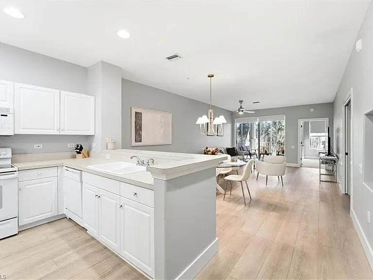 8259 Parkstone Pl #202 — Photo 9