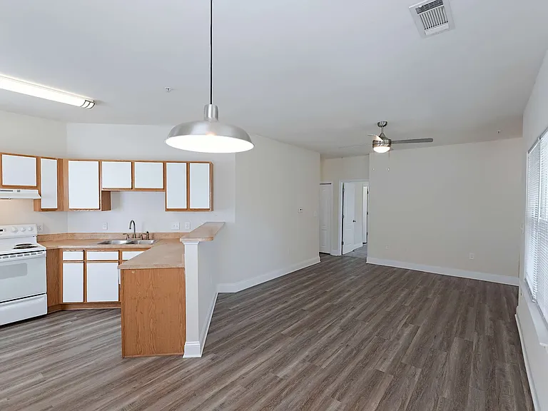Ashbury Square Apartments — Photo 96