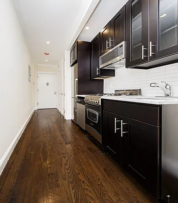 Rented by Avenues Real Estate | media 41