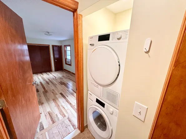 289 Columbia Street image 14 of 15