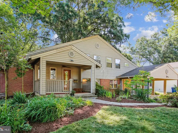 8509 Cyrus Pl, Alexandria, VA 22308