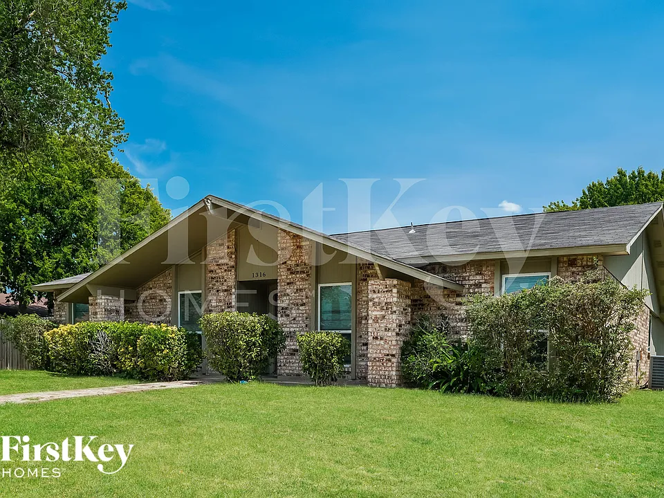 1316 Royal Oak Dr