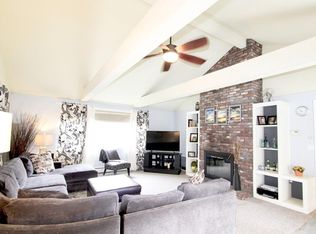 9 Dartmouth St, Groveland, MA 01834