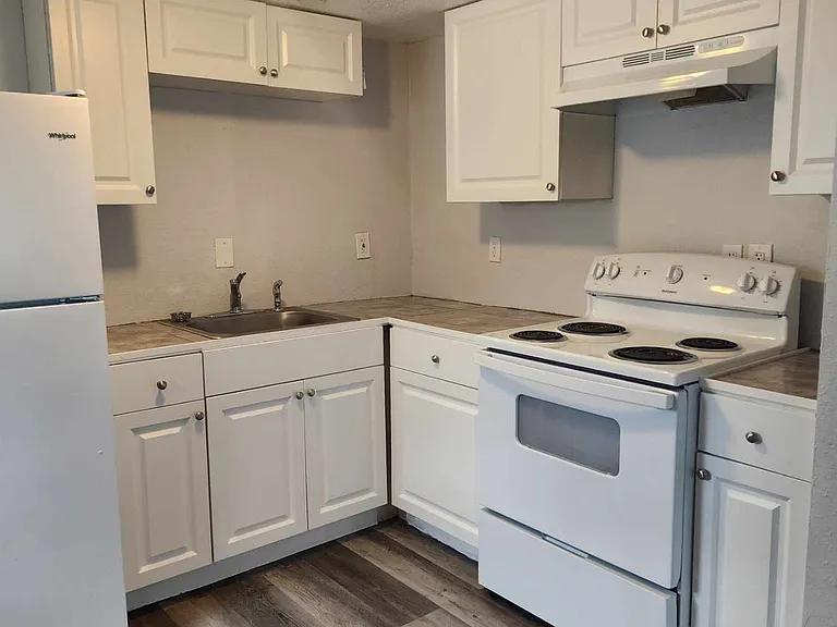278 NE Ark Pl — Photo 8
