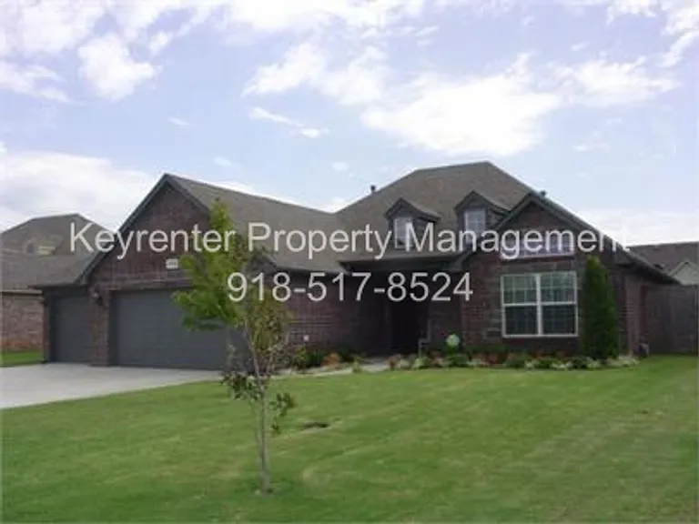 8056 E Quail Ridge Rd — Photo 1