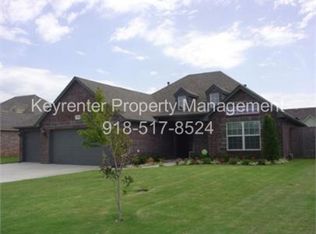 8056 E Quail Ridge Rd, Claremore, OK 74019