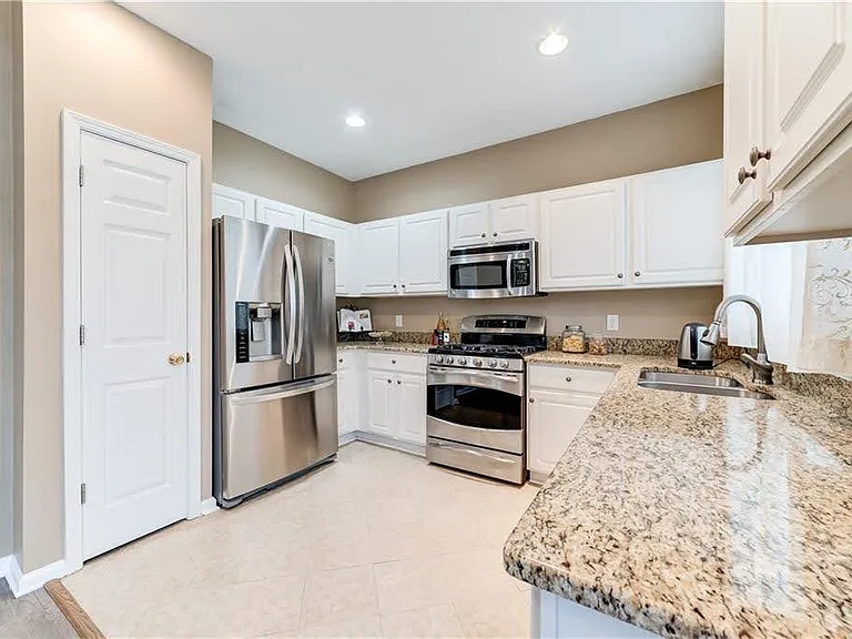 224 Harmony Ct — Photo 13