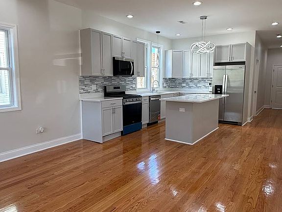 5th image of 1733 N Keating Ave