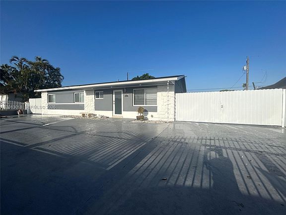 3rd image of 6202 SW 107th Ave