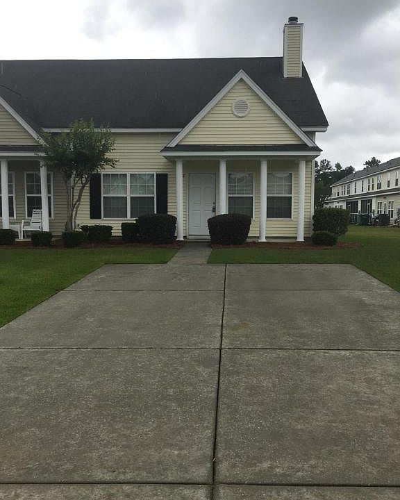 1st image of 102 Black River Dr