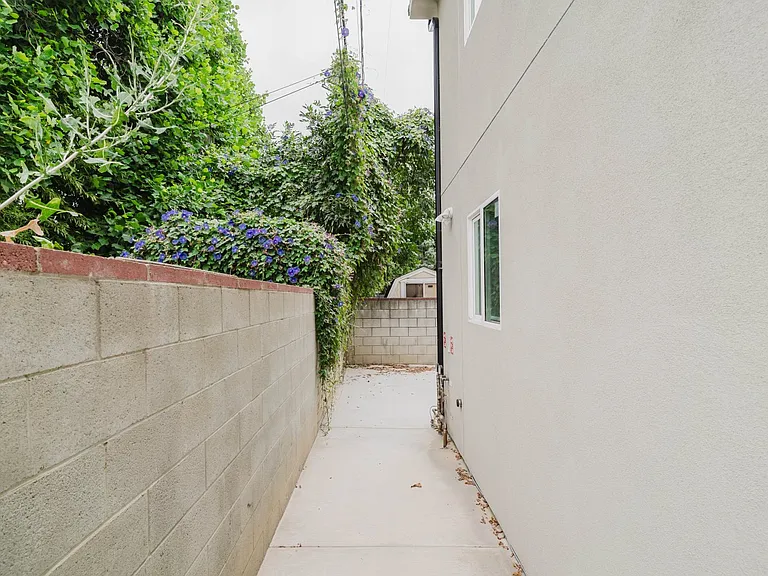 7732 Etiwanda Ave — Photo 5