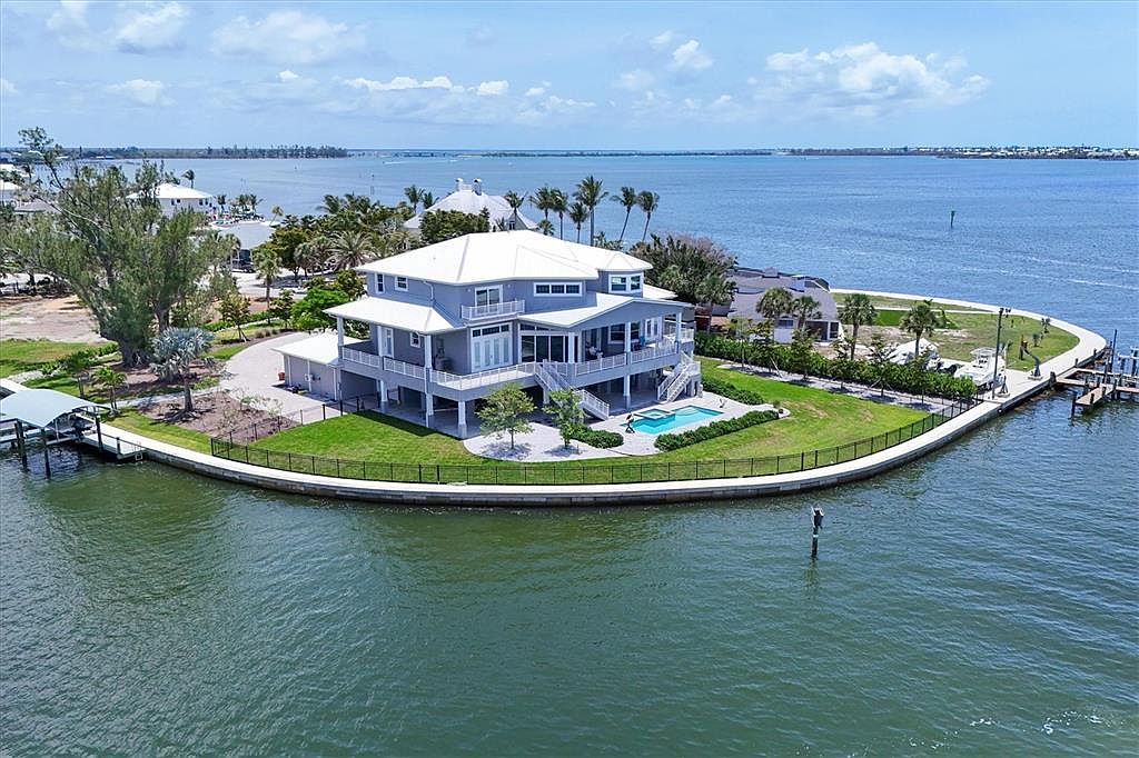 565 Green Dolphin Dr S, Placida, FL 33946 | MLS #D6142467 | Zillow