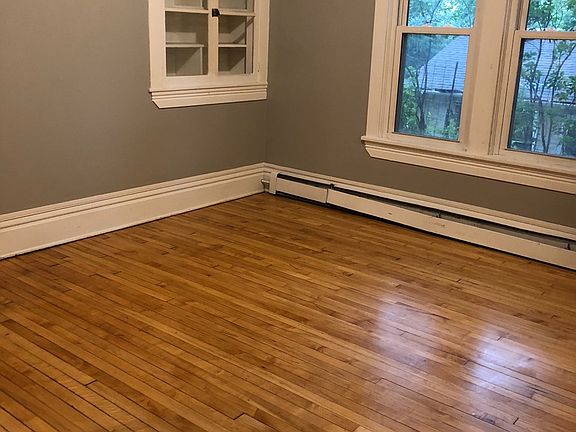 3rd image of 1272 Edgerton St