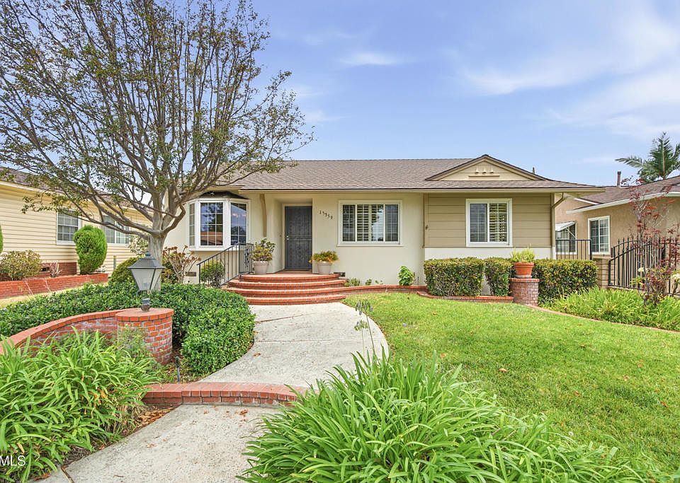 1st image of 15359 La Salos Dr