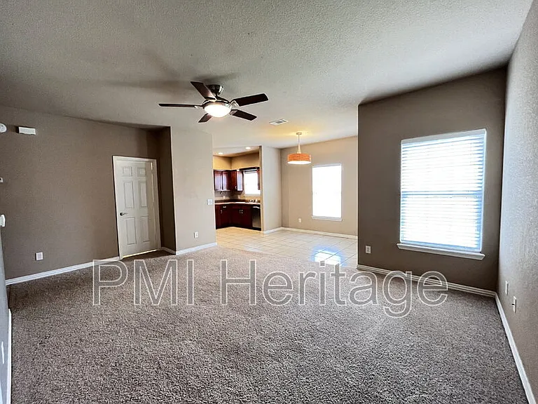 3200 SW Windrift Ave #1 — Photo 3