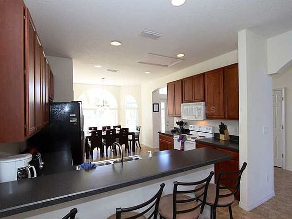 4th image of 1007 Tourmaline Dr