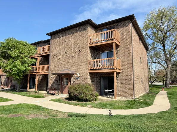 2258 Abbeywood Dr APT D, Lisle, IL 60532