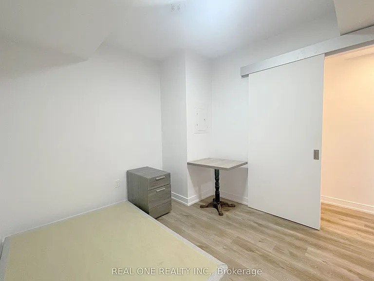 1 Jarvis St #820 — Photo 9