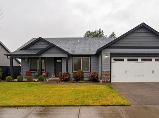 1018 SW Arch Ct, Grants Pass, OR 97527