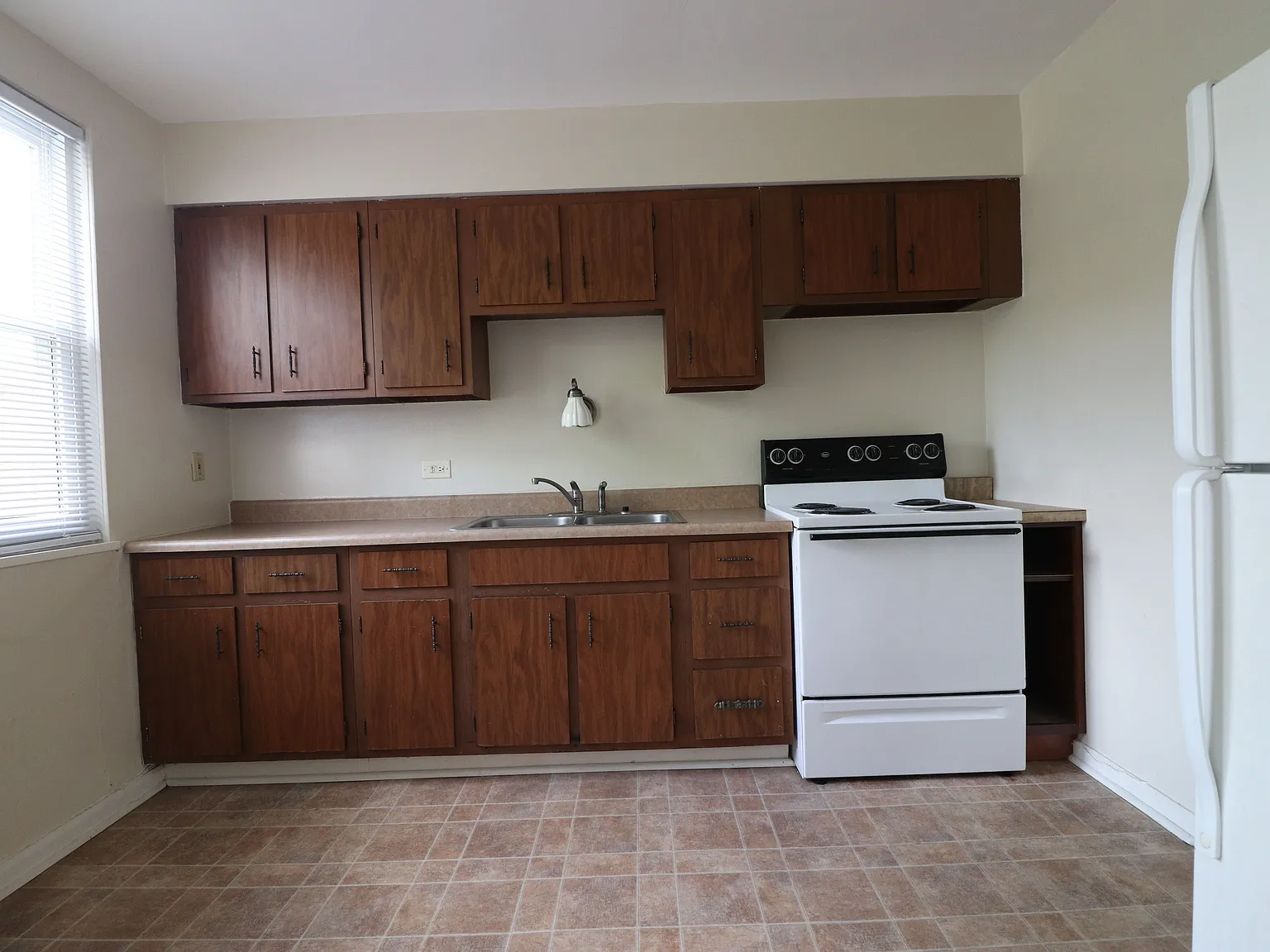 2 bed, 700 sqft, $1,150 — Photo 4