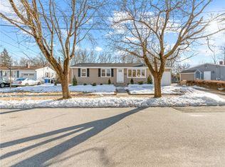 11 Amanda Ct, Cranston, RI 02920