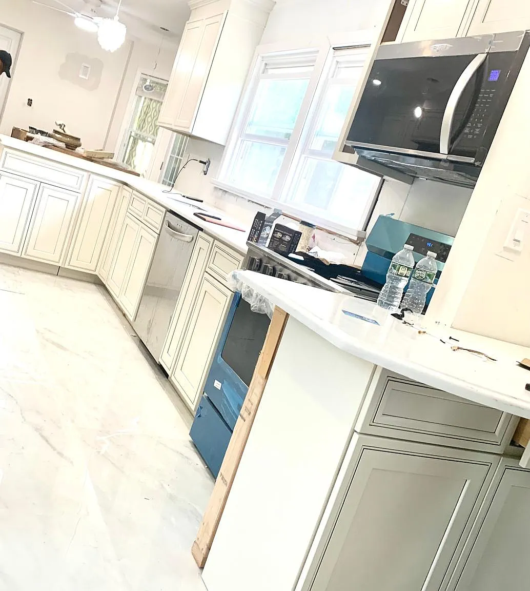 5 bed, $4,900 — Photo 1