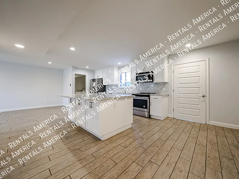 3213 S Albert Ave — Photo 12