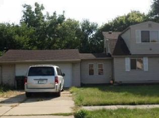 5935 Jackson St, Taylor, MI 48180