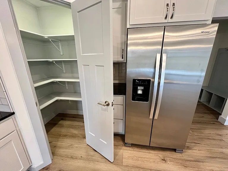 4646 Pierce Dr — Photo 11