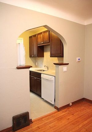 3rd image of 5118A Jamieson Ave