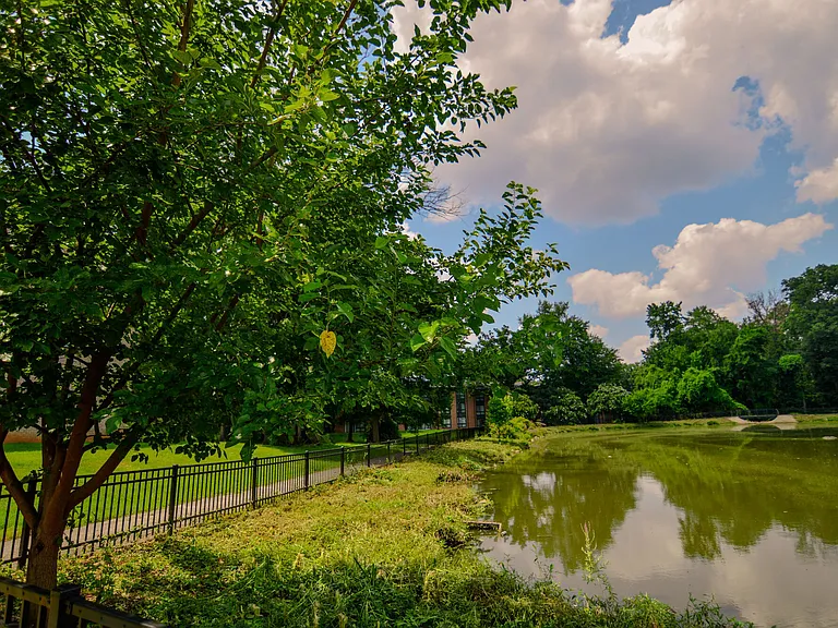 Franklin Park At Greenbelt Station — Photo 2