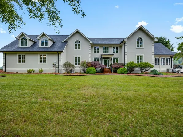 656 Lakeside Dock Dr, Kingsport, TN 37663