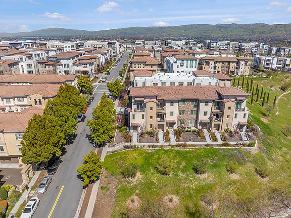 Quiet and well maintained neighborhood