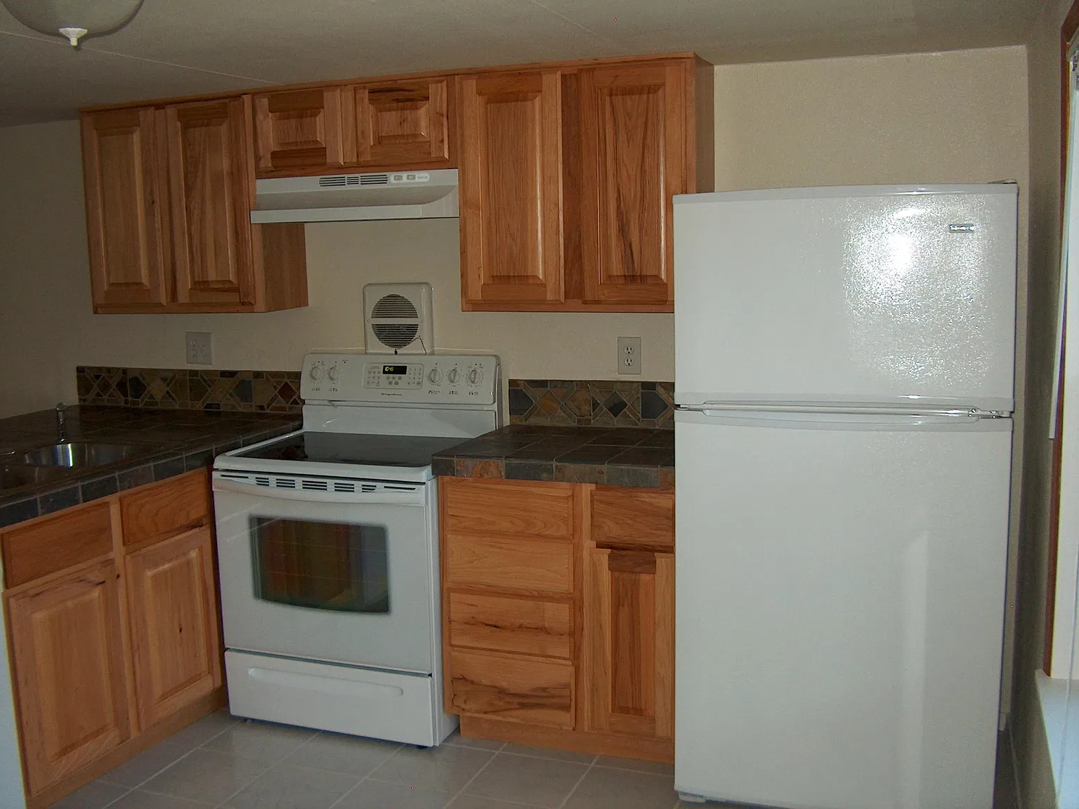3 bed, 924 sqft, $1,485 — Photo 3